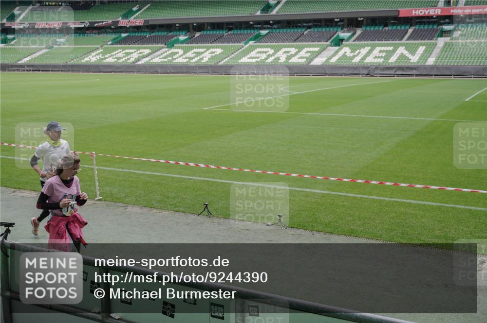 05.10.2025 - 20. swb-Marathon Bremen Michael Burmester http://msf.ph/oto/9244390 05.10.2025 10:36:37 Laufen im Stadion 7123, 7777, 7908, 8585, 9005, 9173, 9174, 9215, 9271, 9272, 9278, 9294, 9327, 9346, 9349, 9370, 9371, 9378, 9389, 9443, 9450, 9454, 9462, 9473, 9568, 9593, 9604, 9608, 9611, 9613, 9635, 9655, 9673, 9686, 9692, 9747, 9812, 9827, 9880, 9913, 9977, 9991, 10004, 10026, 10030, 10071, 10093, 10143, 10182, 10209, 10217, 10219, 10293, 10311, 10324, 10357, 10367, 10391, 10406, 10492, 10558, 10560, 10588, 10656, 10679, 10762, 10809, 10901, 7177, 9231, 9330 meine-sportfotos.de
