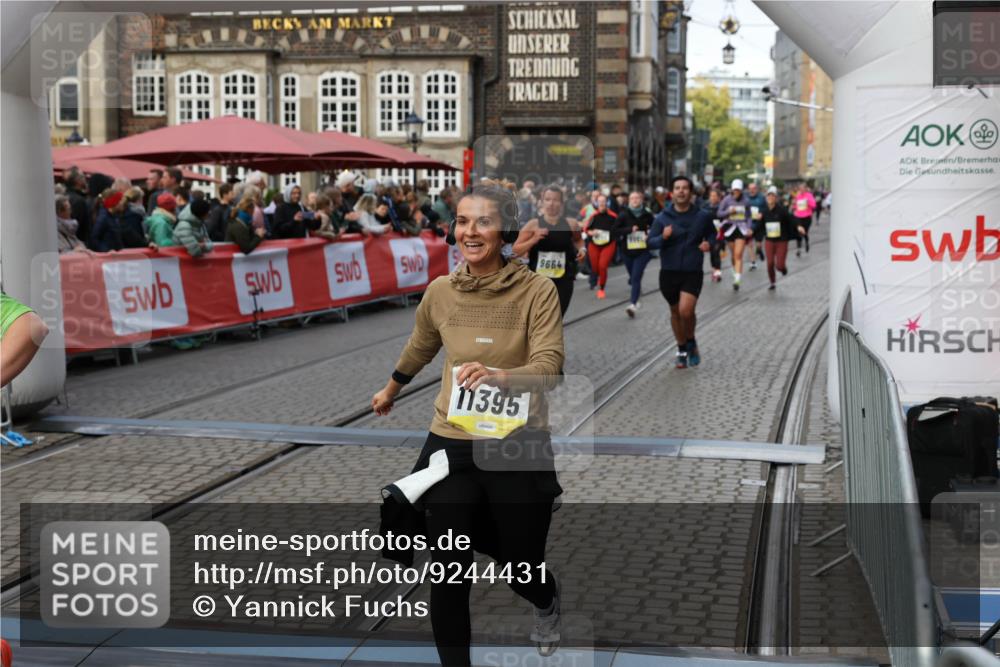 05.10.2025 - 20. swb-Marathon Bremen Yannick Fuchs http://msf.ph/oto/9244431 05.10.2025 11:11:13 Ziel 8865, 9664, 9948, 10415, 11257, 11395, 11560 meine-sportfotos.de
