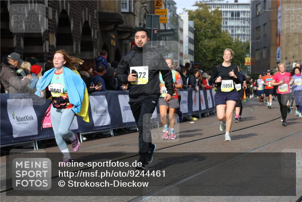 05.10.2025 - 20. swb-Marathon Bremen Strokosch-Dieckow http://msf.ph/oto/9244461 05.10.2025 10:58:03 Ziel 9576, 9582, 9634, 9872, 10127, 10377, 10395, 10398, 10459, 10620, 10793, 11058, 11601, 11608 meine-sportfotos.de