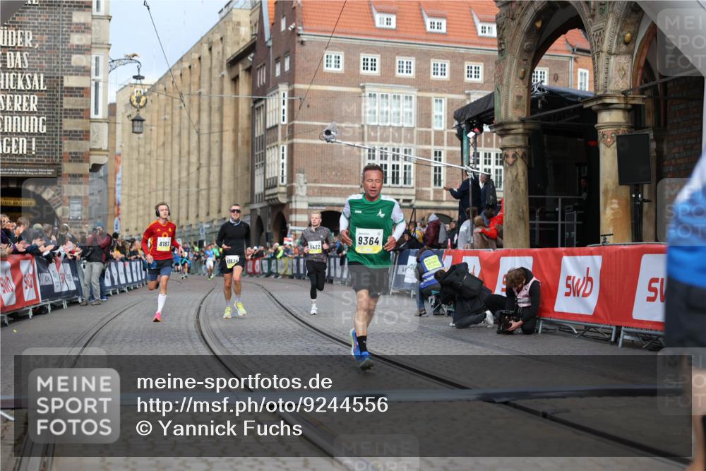 05.10.2025 - 20. swb-Marathon Bremen Yannick Fuchs http://msf.ph/oto/9244556 05.10.2025 10:42:18 Ziel 8187, 9364, 9504, 10838, 11422 meine-sportfotos.de