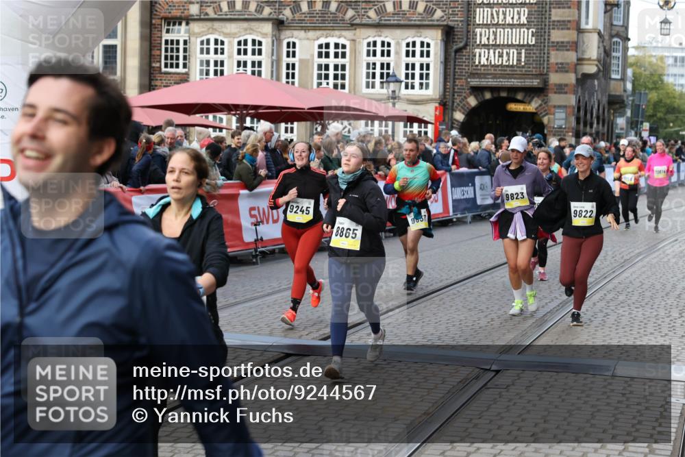 05.10.2025 - 20. swb-Marathon Bremen Yannick Fuchs http://msf.ph/oto/9244567 05.10.2025 11:11:17 Ziel 8865, 9245, 9273, 9664, 9822, 9823, 9836, 9837, 9948, 11257, 11395, 11580 meine-sportfotos.de