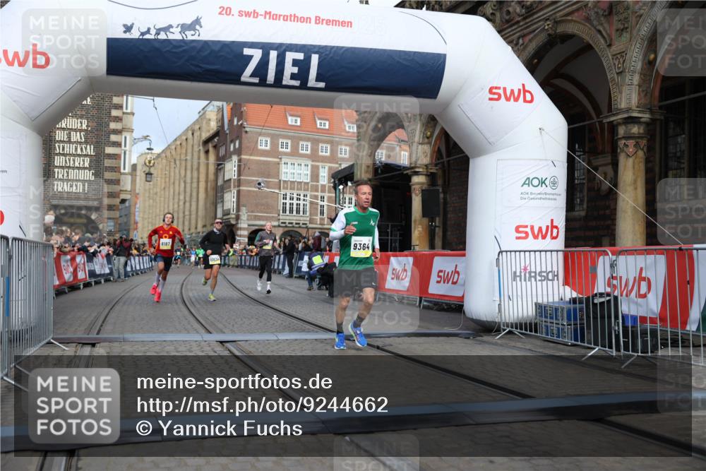 05.10.2025 - 20. swb-Marathon Bremen Yannick Fuchs http://msf.ph/oto/9244662 05.10.2025 10:42:18 Ziel 8187, 9364, 9504, 10838, 11422 meine-sportfotos.de