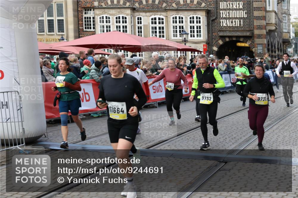 05.10.2025 - 20. swb-Marathon Bremen Yannick Fuchs http://msf.ph/oto/9244691 05.10.2025 11:09:48 Ziel 9001, 9538, 9731, 9732, 9887, 10245, 10316, 10417, 10672, 10881, 10886, 10943, 11407, 11526, 11654, 11655, 11664 meine-sportfotos.de