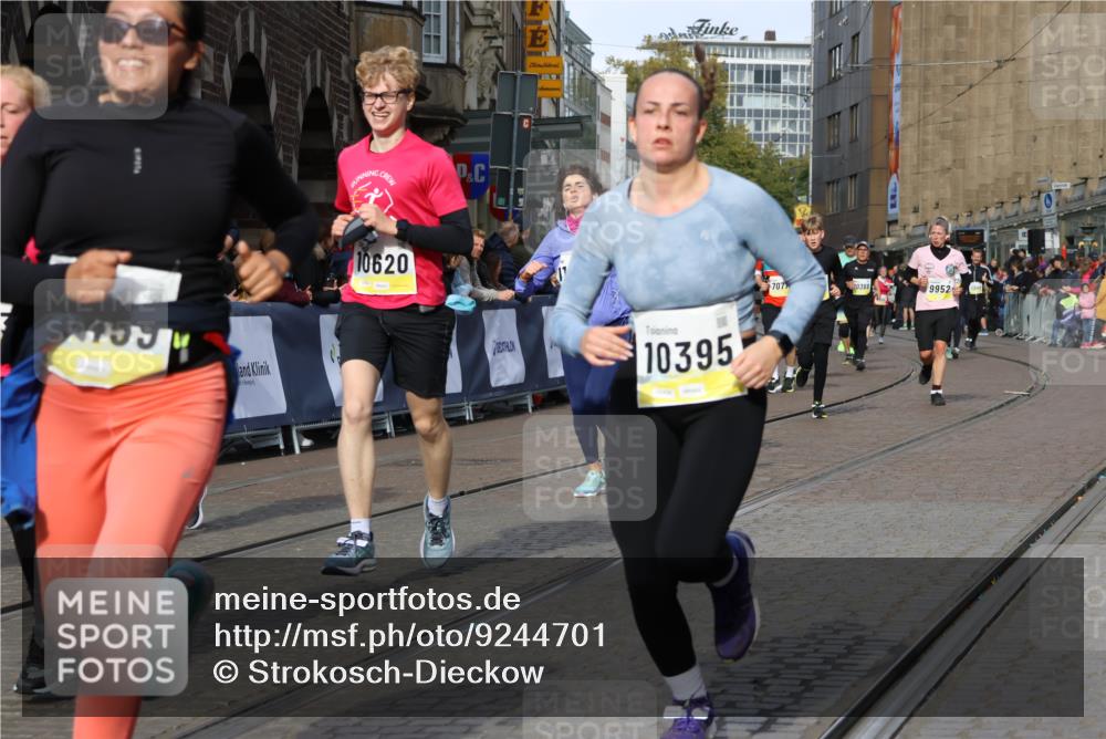 05.10.2025 - 20. swb-Marathon Bremen Strokosch-Dieckow http://msf.ph/oto/9244701 05.10.2025 10:58:09 Ziel 9330, 9576, 9582, 9634, 9952, 10127, 10377, 10395, 10398, 10459, 10620, 11058, 11562, 11608 meine-sportfotos.de