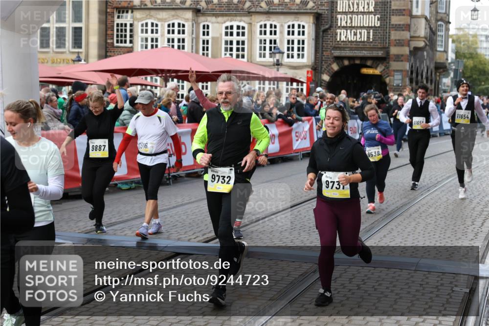 05.10.2025 - 20. swb-Marathon Bremen Yannick Fuchs http://msf.ph/oto/9244723 05.10.2025 11:09:49 Ziel 9001, 9538, 9731, 9732, 9887, 10245, 10316, 10412, 10417, 10672, 10881, 10886, 10943, 11407, 11654, 11655, 11664 meine-sportfotos.de