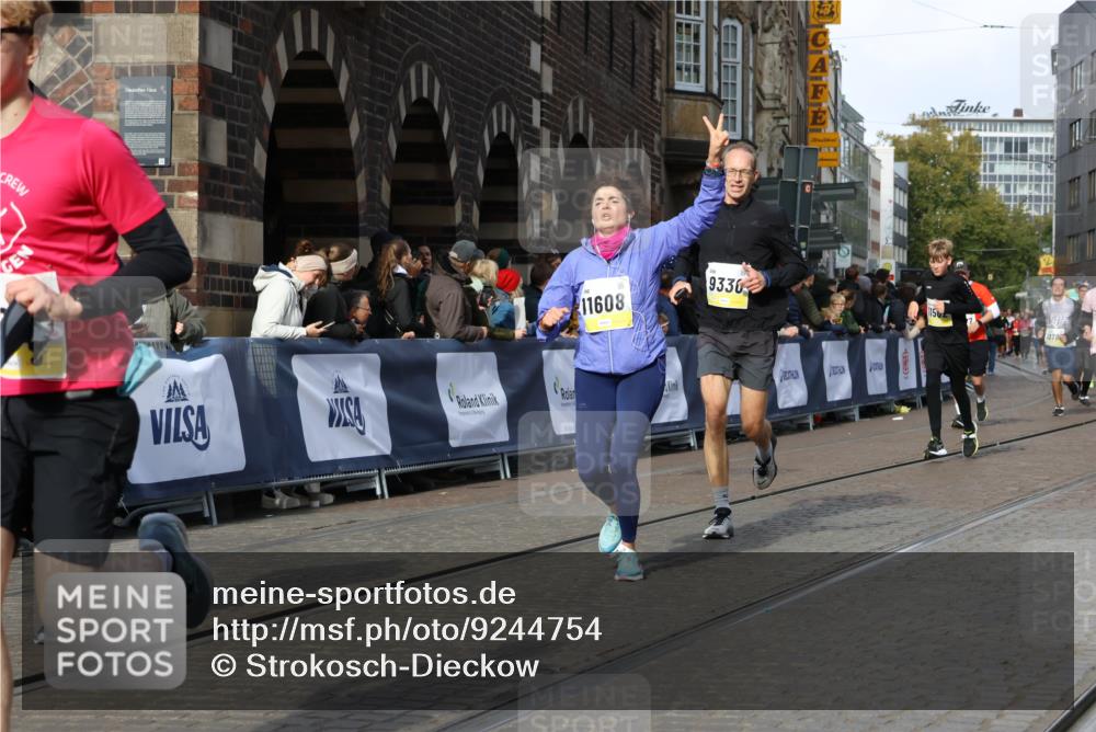 05.10.2025 - 20. swb-Marathon Bremen Strokosch-Dieckow http://msf.ph/oto/9244754 05.10.2025 10:58:11 Ziel 7077, 9330, 9634, 9952, 10368, 10377, 10398, 10620, 10786, 11049, 11562, 11608 meine-sportfotos.de