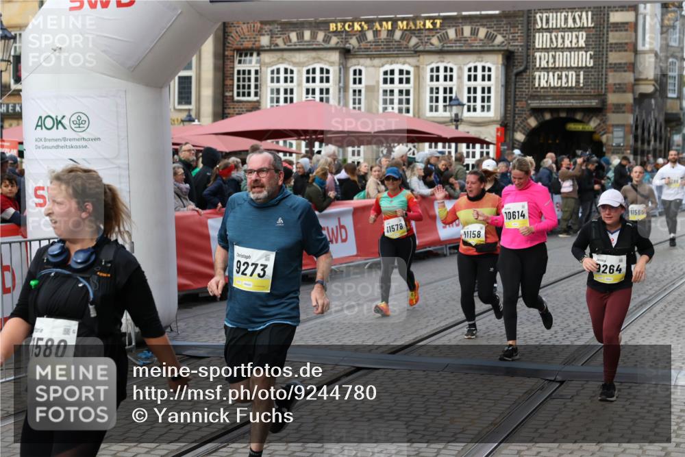 05.10.2025 - 20. swb-Marathon Bremen Yannick Fuchs http://msf.ph/oto/9244780 05.10.2025 11:11:22 Ziel 8865, 9245, 9264, 9273, 9479, 9822, 9823, 9836, 9837, 10183, 10614, 11158, 11568, 11578, 11580 meine-sportfotos.de
