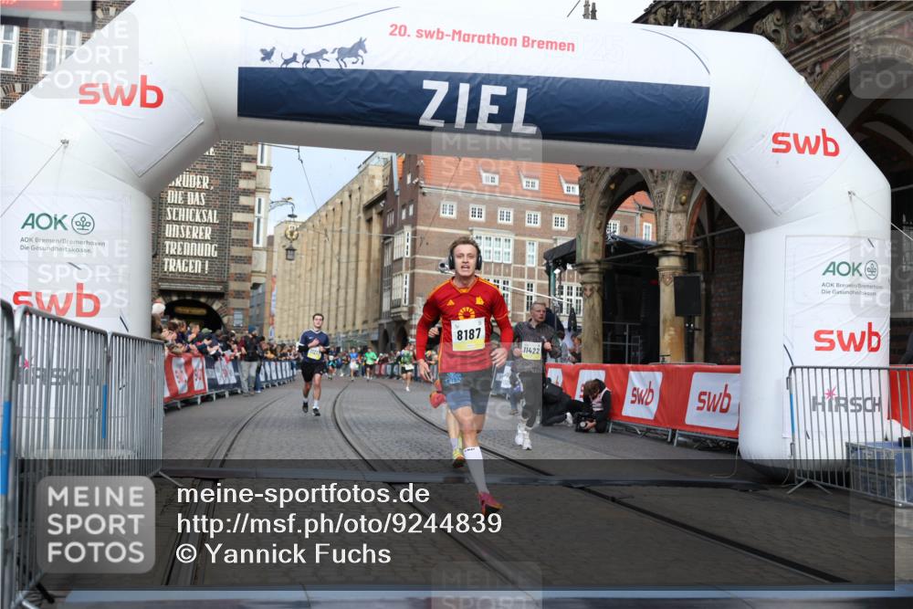 05.10.2025 - 20. swb-Marathon Bremen Yannick Fuchs http://msf.ph/oto/9244839 05.10.2025 10:42:20 Ziel 8187, 9364, 9504, 10838, 11217, 11422 meine-sportfotos.de
