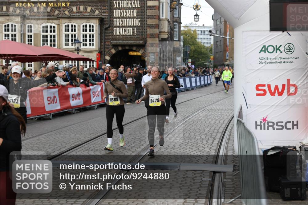 05.10.2025 - 20. swb-Marathon Bremen Yannick Fuchs http://msf.ph/oto/9244880 05.10.2025 11:11:24 Ziel 9011, 9245, 9264, 9273, 9386, 9479, 9822, 9823, 9836, 9837, 10183, 10614, 11158, 11568, 11578, 11580 meine-sportfotos.de