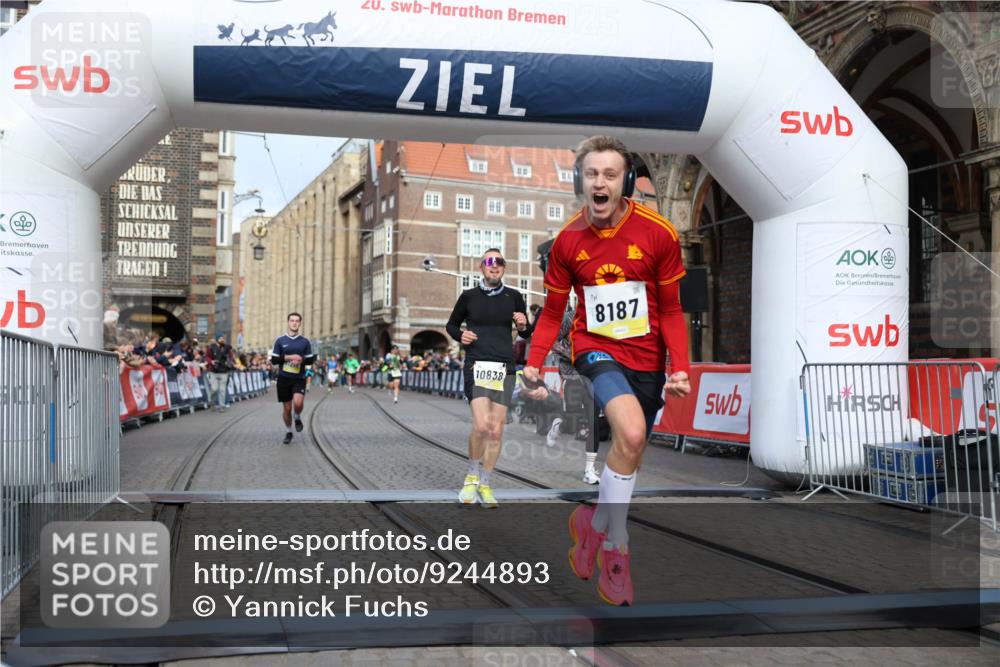 05.10.2025 - 20. swb-Marathon Bremen Yannick Fuchs http://msf.ph/oto/9244893 05.10.2025 10:42:21 Ziel 8187, 9364, 9504, 10838, 11217, 11422 meine-sportfotos.de