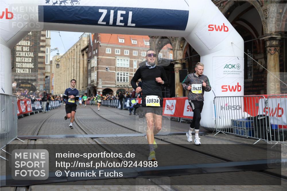 05.10.2025 - 20. swb-Marathon Bremen Yannick Fuchs http://msf.ph/oto/9244988 05.10.2025 10:42:22 Ziel 8187, 9364, 9504, 10838, 11217, 11422 meine-sportfotos.de