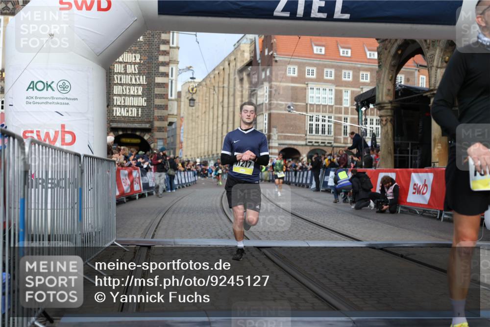 05.10.2025 - 20. swb-Marathon Bremen Yannick Fuchs http://msf.ph/oto/9245127 05.10.2025 10:42:23 Ziel 8187, 9364, 10838, 11217, 11422 meine-sportfotos.de