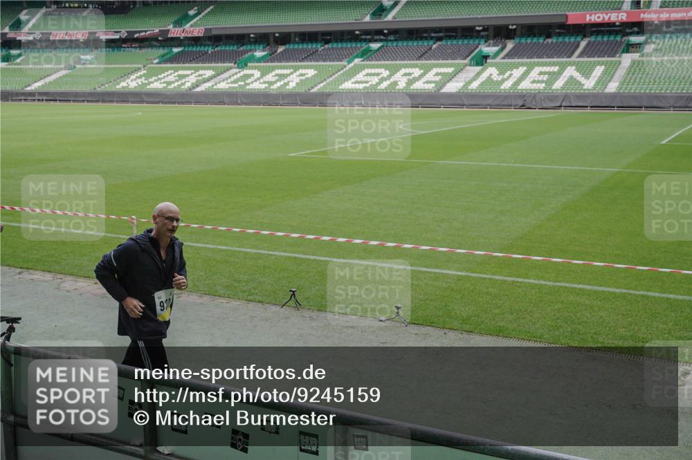 05.10.2025 - 20. swb-Marathon Bremen Michael Burmester http://msf.ph/oto/9245159 05.10.2025 10:37:06 Laufen im Stadion 7777, 9177, 9208, 9246, 9271, 9272, 9294, 9305, 9363, 9381, 9473, 9531, 9532, 9593, 9600, 9603, 9604, 9608, 9613, 9635, 9655, 9673, 9692, 9802, 9812, 9827, 9839, 9841, 9913, 9979, 9991, 10004, 10026, 10030, 10067, 10071, 10093, 10158, 10209, 10217, 10290, 10291, 10345, 10370, 10406, 10489, 10492, 10508, 10518, 10558, 10560, 10562, 10571, 10588, 10615, 10656, 10679, 10762, 10771, 10809, 10821, 10901, 11184, 11223, 11251, 7908, 8585, 9215, 9346 meine-sportfotos.de