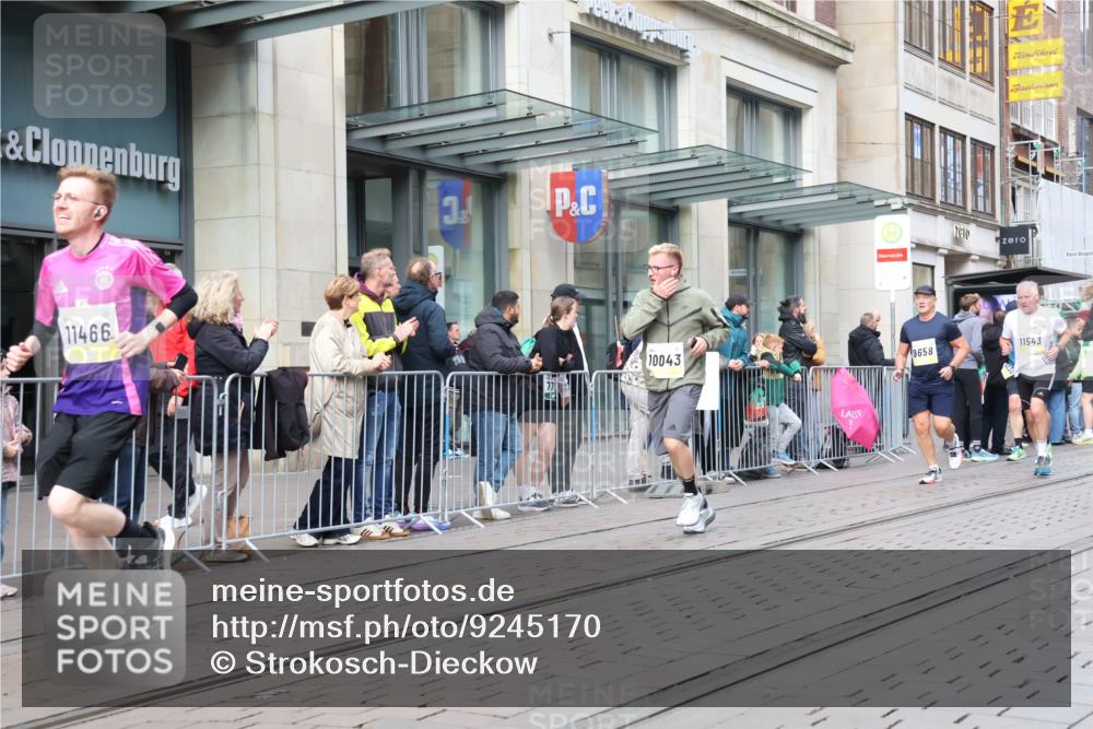 05.10.2025 - 20. swb-Marathon Bremen Strokosch-Dieckow http://msf.ph/oto/9245170 05.10.2025 10:50:24 Ziel 7733, 9230, 9251, 9267, 9277, 9299, 9337, 9399, 9578, 9658, 9715, 9742, 9832, 9888, 9966, 9969, 9975, 9986, 10029, 10043, 10199, 10224, 10227, 10251, 10279, 10479, 10534, 10689, 10698, 11062, 11220, 11311, 11451, 11466, 11543, 11661, 7733, 9230, 9251, 9267, 9277, 9299, 9337, 9399, 9578, 9658, 9715, 9742, 9832, 9888, 9966, 9969, 9975, 9986, 10029, 10043, 10199, 10224, 10227, 10251, 11062, 11466 meine-sportfotos.de