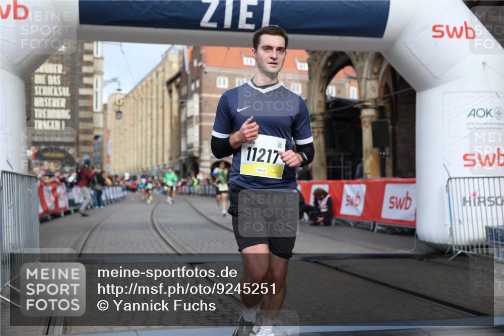 05.10.2025 - 20. swb-Marathon Bremen Yannick Fuchs http://msf.ph/oto/9245251 05.10.2025 10:42:24 Ziel 8187, 9364, 9700, 10838, 11217, 11422 meine-sportfotos.de