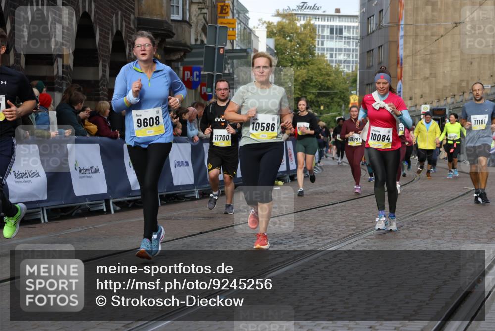05.10.2025 - 20. swb-Marathon Bremen Strokosch-Dieckow http://msf.ph/oto/9245256 05.10.2025 10:58:23 Ziel 9174, 9433, 9462, 9608, 9820, 10055, 10084, 10586, 11181, 11184, 11291, 11495, 11591, 11700, 11724 meine-sportfotos.de