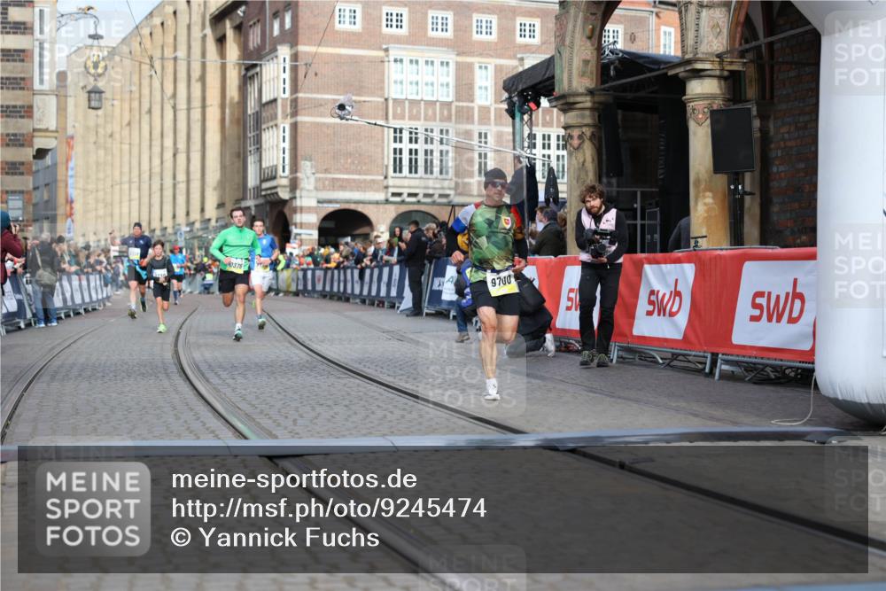 05.10.2025 - 20. swb-Marathon Bremen Yannick Fuchs http://msf.ph/oto/9245474 05.10.2025 10:42:26 Ziel 8187, 9700, 9775, 10375, 10838, 11217, 11422 meine-sportfotos.de