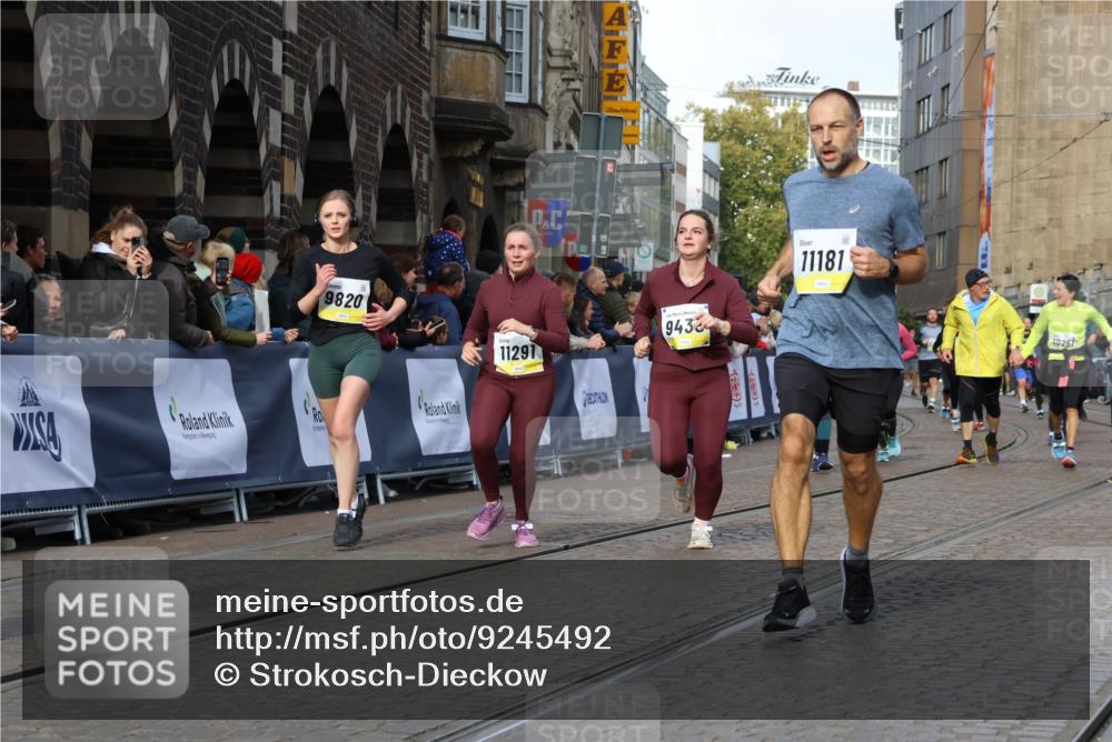 05.10.2025 - 20. swb-Marathon Bremen Strokosch-Dieckow http://msf.ph/oto/9245492 05.10.2025 10:58:27 Ziel 9433, 9820, 9913, 10055, 10084, 10261, 10285, 10408, 10513, 10586, 10988, 11181, 11291, 11591, 11700 meine-sportfotos.de