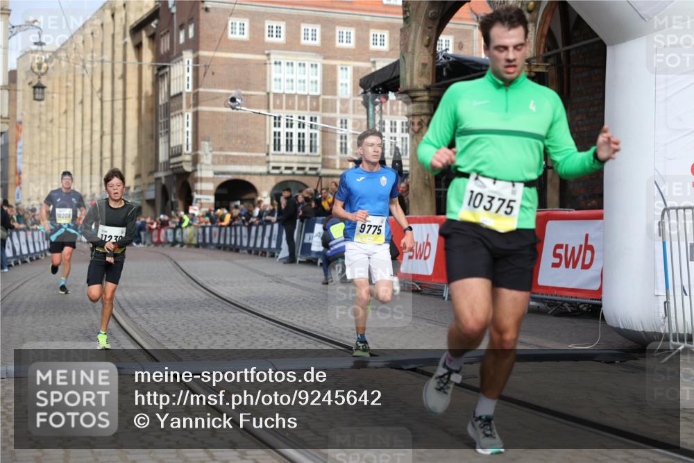 05.10.2025 - 20. swb-Marathon Bremen Yannick Fuchs http://msf.ph/oto/9245642 05.10.2025 10:42:30 Ziel 9700, 9775, 10208, 10375, 11230 meine-sportfotos.de