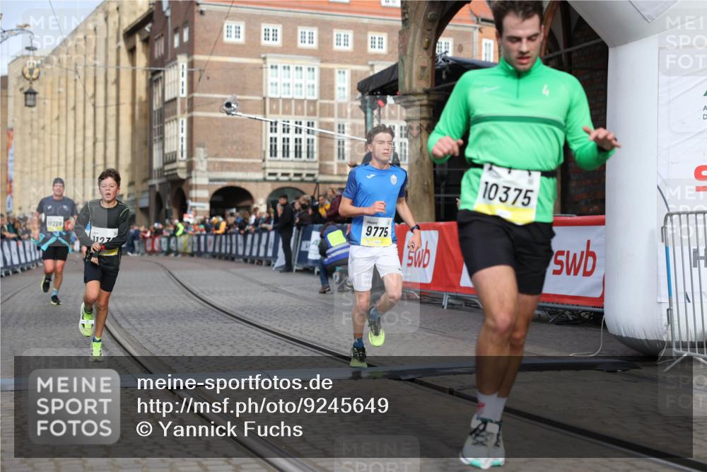 05.10.2025 - 20. swb-Marathon Bremen Yannick Fuchs http://msf.ph/oto/9245649 05.10.2025 10:42:30 Ziel 9700, 9775, 10208, 10375, 11230 meine-sportfotos.de