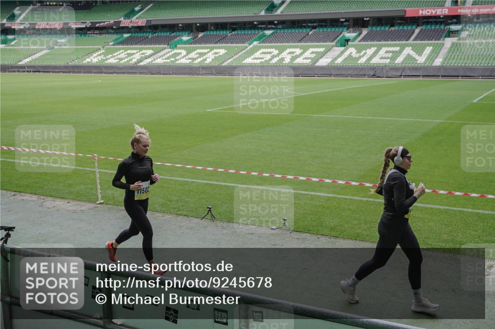 05.10.2025 - 20. swb-Marathon Bremen Michael Burmester http://msf.ph/oto/9245678 05.10.2025 10:37:29 Laufen im Stadion 7776, 9177, 9208, 9246, 9305, 9360, 9363, 9365, 9381, 9426, 9531, 9532, 9600, 9603, 9604, 9673, 9692, 9802, 9812, 9839, 9841, 9893, 9913, 9979, 10004, 10026, 10067, 10071, 10158, 10194, 10265, 10271, 10274, 10290, 10291, 10301, 10345, 10370, 10471, 10477, 10489, 10492, 10508, 10510, 10518, 10562, 10571, 10615, 10679, 10762, 10771, 10777, 10821, 10826, 10837, 10872, 10876, 10995, 11001, 11050, 11121, 11124, 11150, 11162, 11183, 11184, 11223, 11251, 11415 meine-sportfotos.de