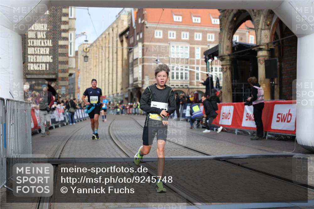 05.10.2025 - 20. swb-Marathon Bremen Yannick Fuchs http://msf.ph/oto/9245748 05.10.2025 10:42:31 Ziel 9700, 9775, 10208, 10375, 11230 meine-sportfotos.de