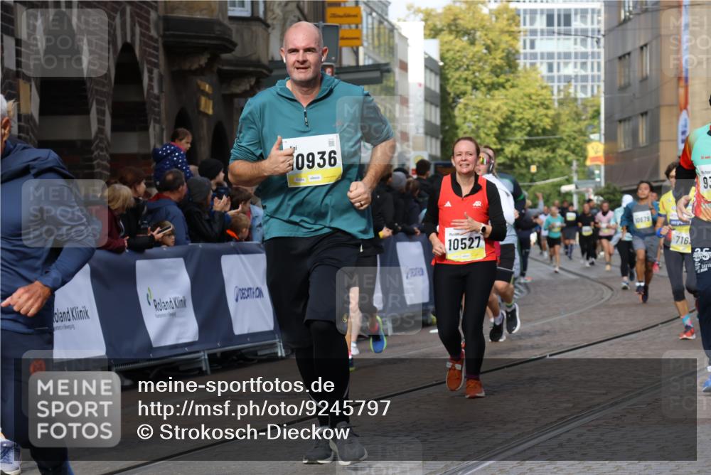 05.10.2025 - 20. swb-Marathon Bremen Strokosch-Dieckow http://msf.ph/oto/9245797 05.10.2025 10:58:36 Ziel 7163, 8585, 9359, 9370, 9430, 9472, 9529, 9540, 9622, 9714, 9766, 9913, 10049, 10261, 10285, 10513, 10527, 10591, 10679, 10871, 10936, 10988, 11078 meine-sportfotos.de