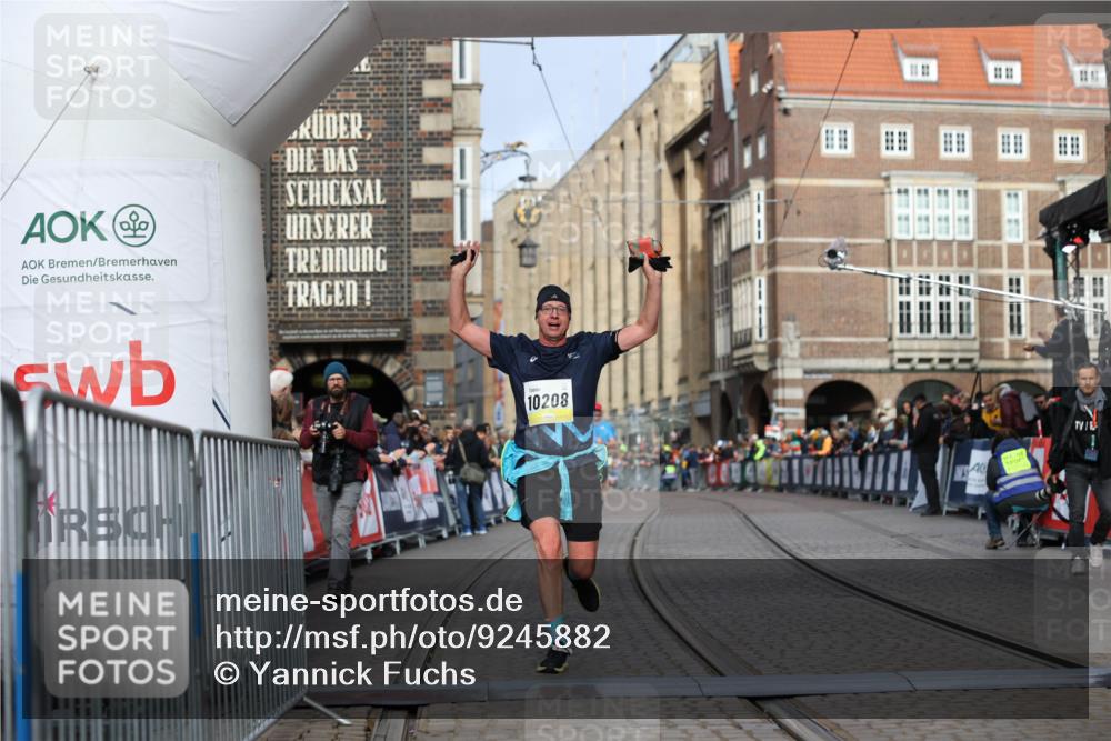 05.10.2025 - 20. swb-Marathon Bremen Yannick Fuchs http://msf.ph/oto/9245882 05.10.2025 10:42:32 Ziel 9700, 9775, 10208, 10375, 11230 meine-sportfotos.de