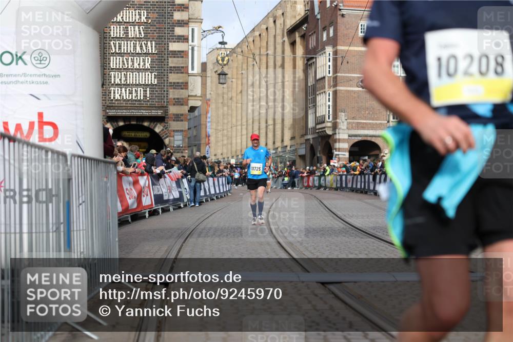 05.10.2025 - 20. swb-Marathon Bremen Yannick Fuchs http://msf.ph/oto/9245970 05.10.2025 10:42:35 Ziel 9775, 10208, 10375, 11230, 11725 meine-sportfotos.de