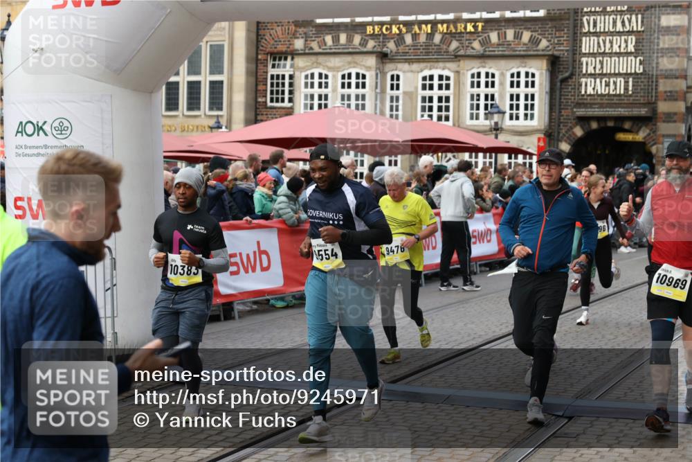05.10.2025 - 20. swb-Marathon Bremen Yannick Fuchs http://msf.ph/oto/9245971 05.10.2025 11:10:13 Ziel 7799, 9288, 9470, 9476, 9554, 9561, 10383, 10435, 10515, 10563, 10596, 10659, 10885, 10969, 11401, 11405, 11536, 11634 meine-sportfotos.de