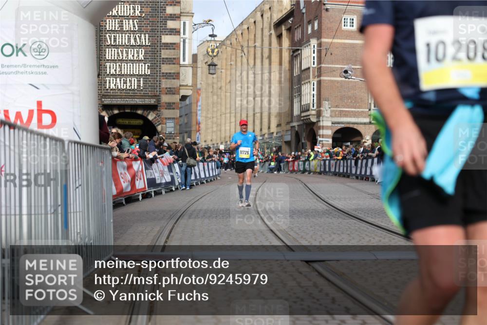 05.10.2025 - 20. swb-Marathon Bremen Yannick Fuchs http://msf.ph/oto/9245979 05.10.2025 10:42:35 Ziel 9775, 10208, 10375, 11230, 11725 meine-sportfotos.de