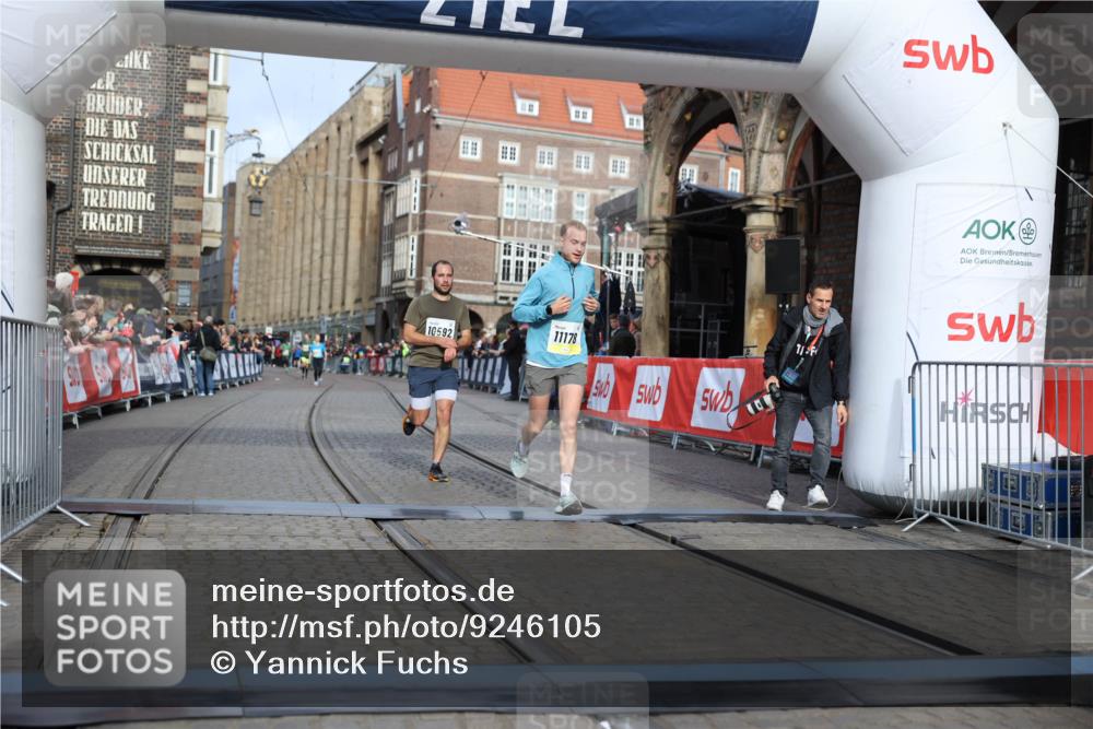 05.10.2025 - 20. swb-Marathon Bremen Yannick Fuchs http://msf.ph/oto/9246105 05.10.2025 10:42:46 Ziel 10592, 11178 meine-sportfotos.de