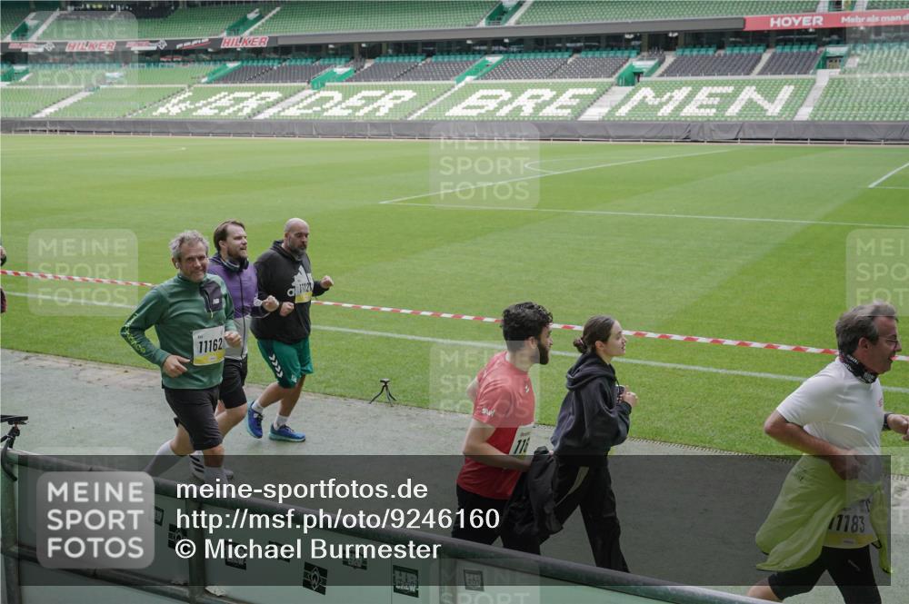 05.10.2025 - 20. swb-Marathon Bremen Michael Burmester http://msf.ph/oto/9246160 05.10.2025 10:37:51 Laufen im Stadion 7621, 7776, 9189, 9210, 9237, 9360, 9365, 9381, 9426, 9448, 9468, 9486, 9532, 9536, 9600, 9642, 9748, 9813, 9841, 9858, 9893, 9979, 10033, 10056, 10067, 10098, 10130, 10158, 10194, 10265, 10271, 10274, 10278, 10301, 10345, 10370, 10437, 10471, 10477, 10485, 10508, 10510, 10595, 10598, 10611, 10711, 10713, 10777, 10826, 10829, 10837, 10872, 10876, 10995, 11001, 11050, 11121, 11124, 11150, 11162, 11183, 11184, 11223, 11251, 11415, 9177, 9208, 9381, 9531 meine-sportfotos.de