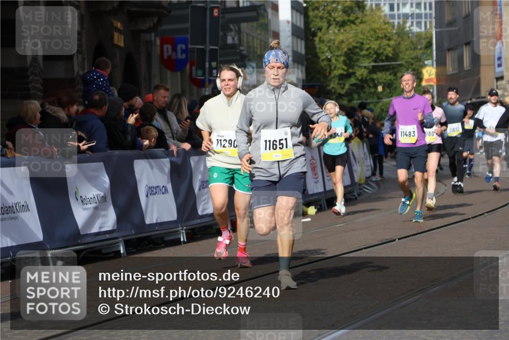 05.10.2025 - 20. swb-Marathon Bremen Strokosch-Dieckow http://msf.ph/oto/9246240 05.10.2025 10:58:48 Ziel 9346, 9349, 9518, 9542, 10080, 10263, 10560, 10561, 11290, 11483, 11612, 11651 meine-sportfotos.de