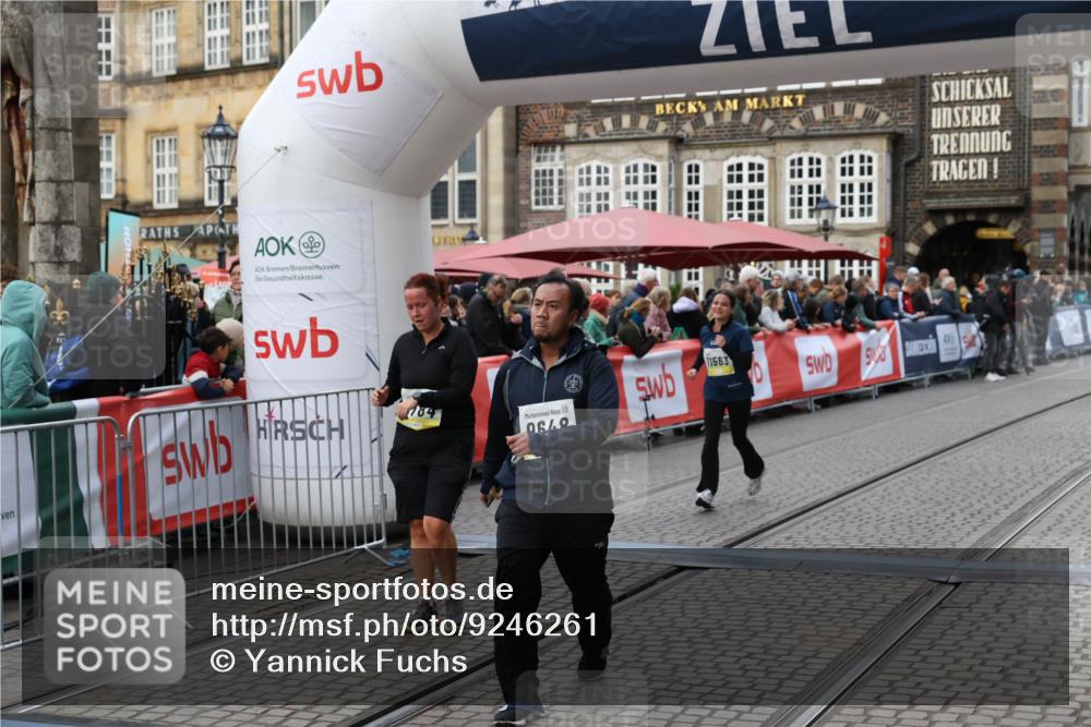 05.10.2025 - 20. swb-Marathon Bremen Yannick Fuchs http://msf.ph/oto/9246261 05.10.2025 11:11:59 Ziel 9648, 9680, 9784, 10540, 11088, 11563 meine-sportfotos.de