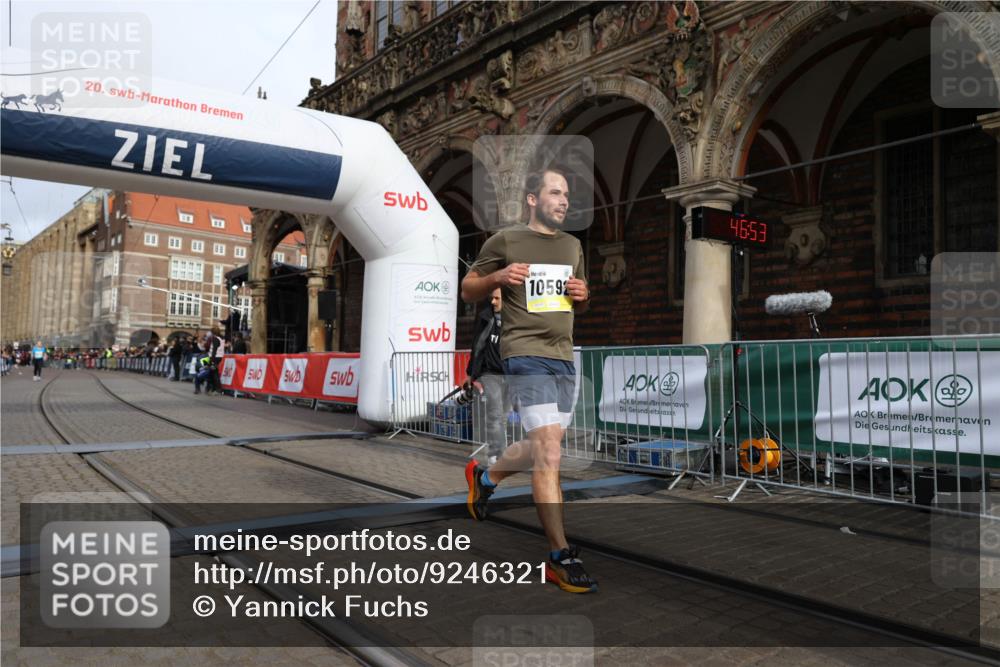 05.10.2025 - 20. swb-Marathon Bremen Yannick Fuchs http://msf.ph/oto/9246321 05.10.2025 10:42:48 Ziel 10592, 11178 meine-sportfotos.de