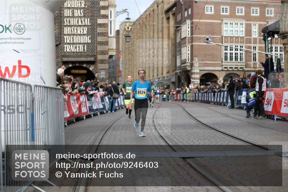 05.10.2025 - 20. swb-Marathon Bremen Yannick Fuchs http://msf.ph/oto/9246403 05.10.2025 10:42:54 Ziel 9524 meine-sportfotos.de