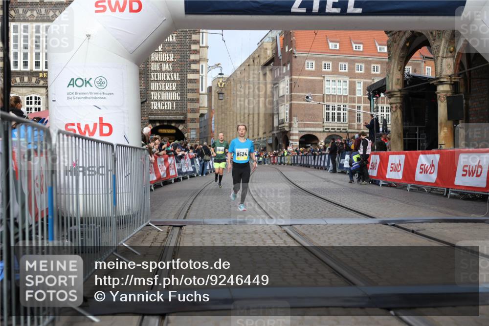 05.10.2025 - 20. swb-Marathon Bremen Yannick Fuchs http://msf.ph/oto/9246449 05.10.2025 10:42:55 Ziel 9524, 11640 meine-sportfotos.de