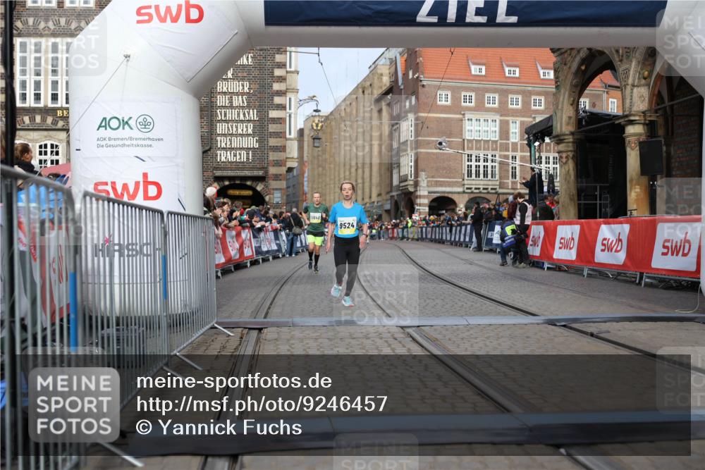 05.10.2025 - 20. swb-Marathon Bremen Yannick Fuchs http://msf.ph/oto/9246457 05.10.2025 10:42:55 Ziel 9524, 11640 meine-sportfotos.de