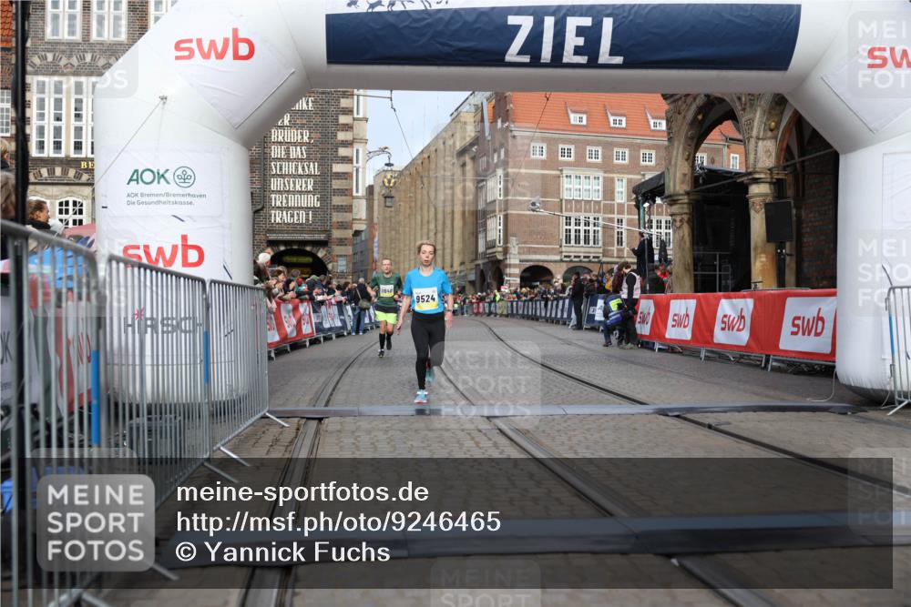 05.10.2025 - 20. swb-Marathon Bremen Yannick Fuchs http://msf.ph/oto/9246465 05.10.2025 10:42:55 Ziel 9524, 11640 meine-sportfotos.de
