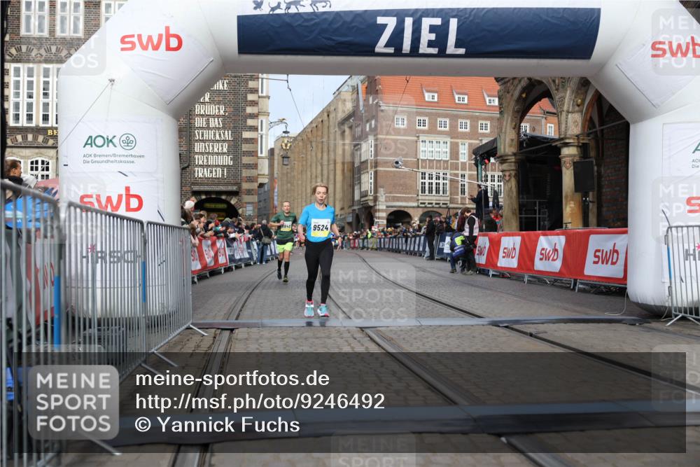 05.10.2025 - 20. swb-Marathon Bremen Yannick Fuchs http://msf.ph/oto/9246492 05.10.2025 10:42:56 Ziel 9524, 11640 meine-sportfotos.de
