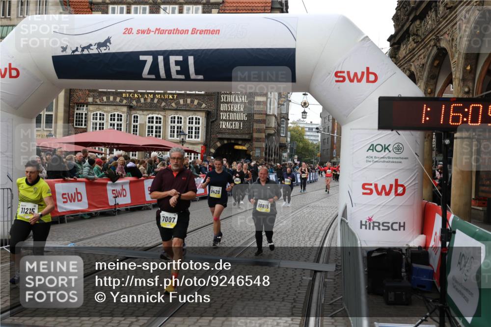 05.10.2025 - 20. swb-Marathon Bremen Yannick Fuchs http://msf.ph/oto/9246548 05.10.2025 11:12:05 Ziel 7007, 9420, 9784, 9867, 10815, 10839, 11215, 11563 meine-sportfotos.de