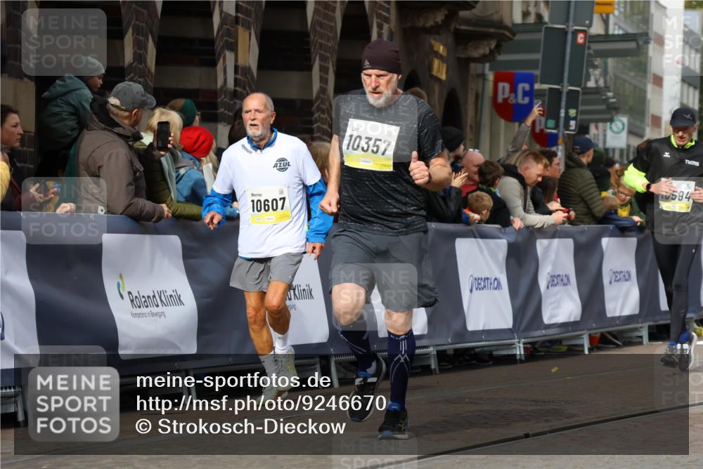 05.10.2025 - 20. swb-Marathon Bremen Strokosch-Dieckow http://msf.ph/oto/9246670 05.10.2025 10:59:01 Ziel 9601, 9692, 9847, 9977, 10357, 10588, 10594, 10607 meine-sportfotos.de