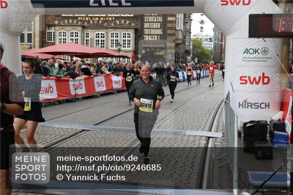 05.10.2025 - 20. swb-Marathon Bremen Yannick Fuchs http://msf.ph/oto/9246685 05.10.2025 11:12:07 Ziel 7007, 9420, 9726, 9867, 10815, 10839, 10849, 11215, 11563 meine-sportfotos.de