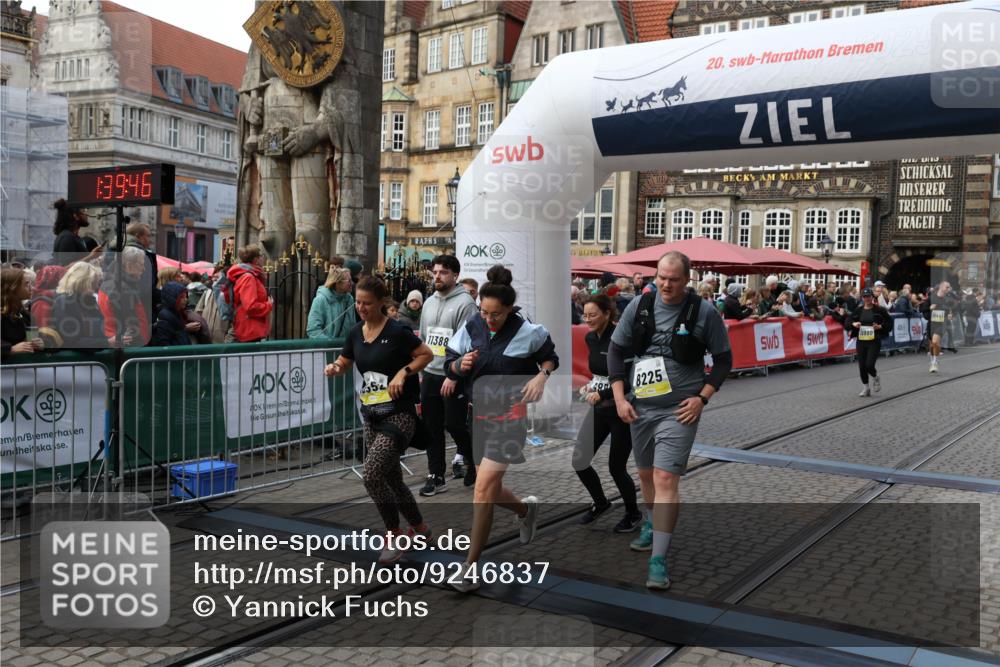05.10.2025 - 20. swb-Marathon Bremen Yannick Fuchs http://msf.ph/oto/9246837 05.10.2025 11:10:36 Ziel 8225, 9895, 10288, 10440, 10441, 10442, 10552, 10980, 11388 meine-sportfotos.de