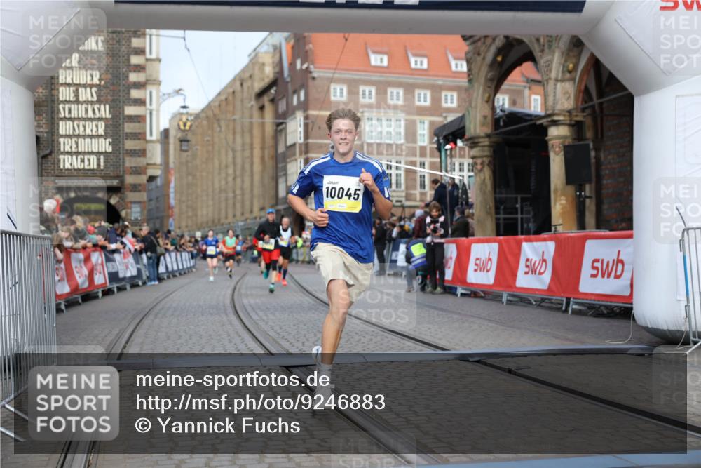 05.10.2025 - 20. swb-Marathon Bremen Yannick Fuchs http://msf.ph/oto/9246883 05.10.2025 10:43:07 Ziel 9302, 9558, 10045, 10624 meine-sportfotos.de