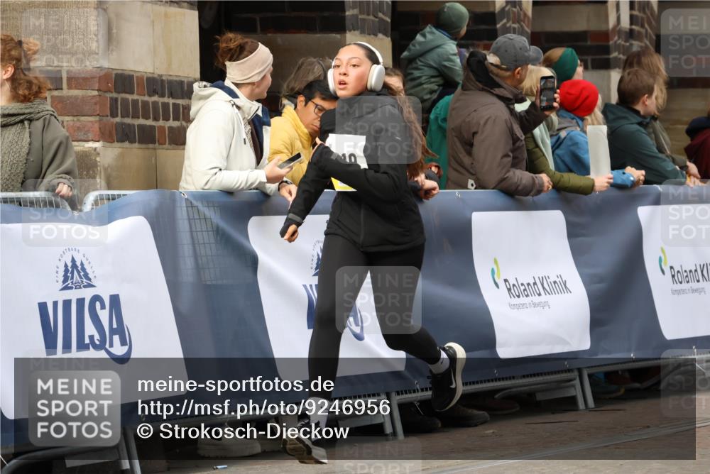 05.10.2025 - 20. swb-Marathon Bremen Strokosch-Dieckow http://msf.ph/oto/9246956 05.10.2025 10:59:12 Ziel 9183, 9219, 9454, 9508, 9692, 10039, 10143, 10200, 10274, 10353, 10407, 11207, 11400 meine-sportfotos.de