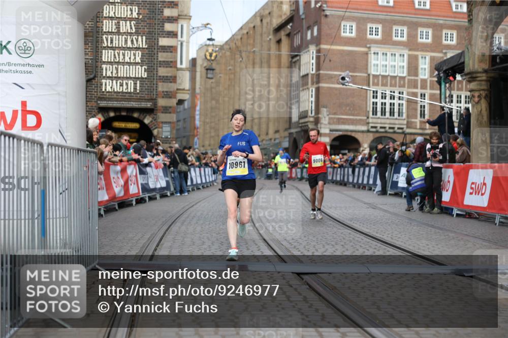 05.10.2025 - 20. swb-Marathon Bremen Yannick Fuchs http://msf.ph/oto/9246977 05.10.2025 10:43:12 Ziel 9006, 9302, 9558, 10045, 10553, 10961, 11476 meine-sportfotos.de
