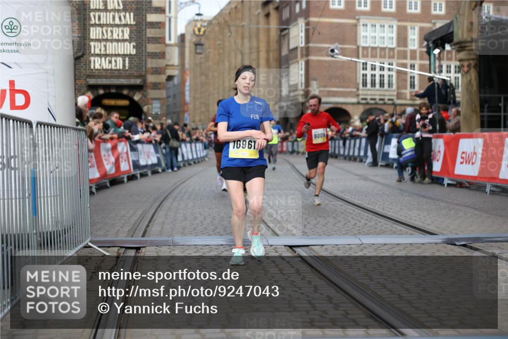 05.10.2025 - 20. swb-Marathon Bremen Yannick Fuchs http://msf.ph/oto/9247043 05.10.2025 10:43:13 Ziel 9006, 9302, 9558, 10045, 10553, 10961, 11476 meine-sportfotos.de