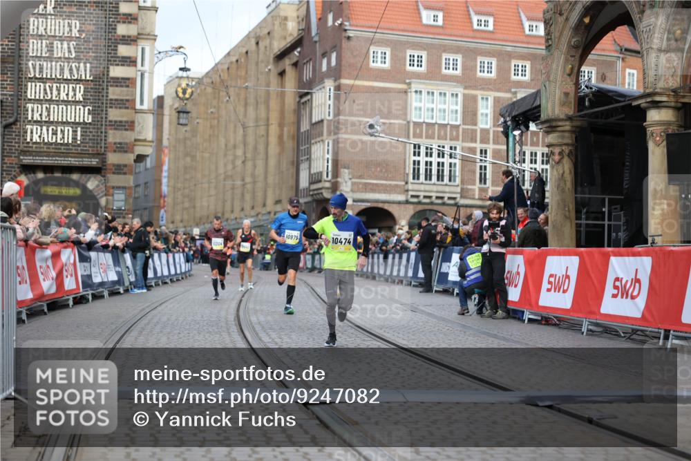 05.10.2025 - 20. swb-Marathon Bremen Yannick Fuchs http://msf.ph/oto/9247082 05.10.2025 10:43:17 Ziel 9006, 9302, 9558, 10474, 10553, 10961, 10979, 11476 meine-sportfotos.de